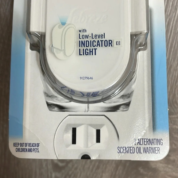 🌸 New Febreze Plug Bundle of 3 Scented Oil Warmers - Picture 3 of 6